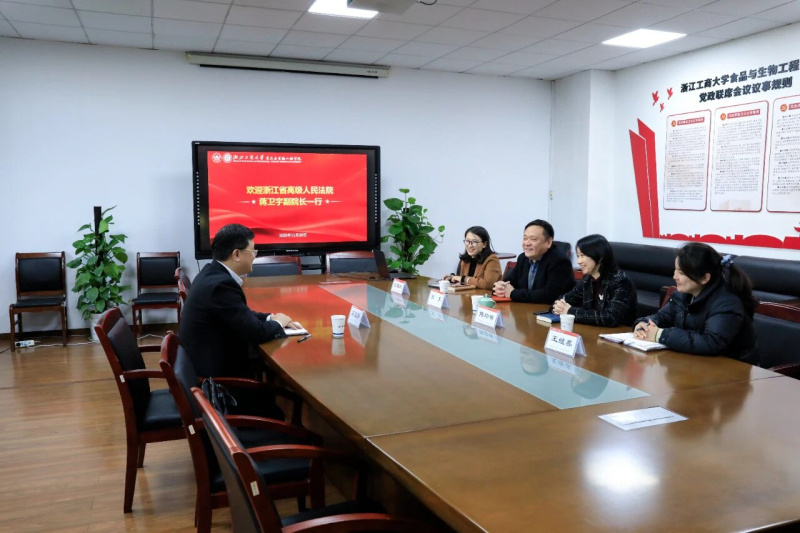 省高院副院长蒋卫宇一行来天堂影院
走访人大代表并征求意见建议